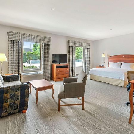 Hampton Inn & Suites Mystic Esterno foto