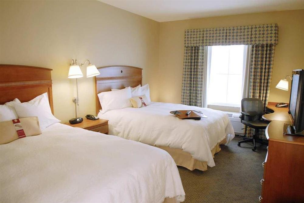 Hampton Inn & Suites Mystic Camera foto