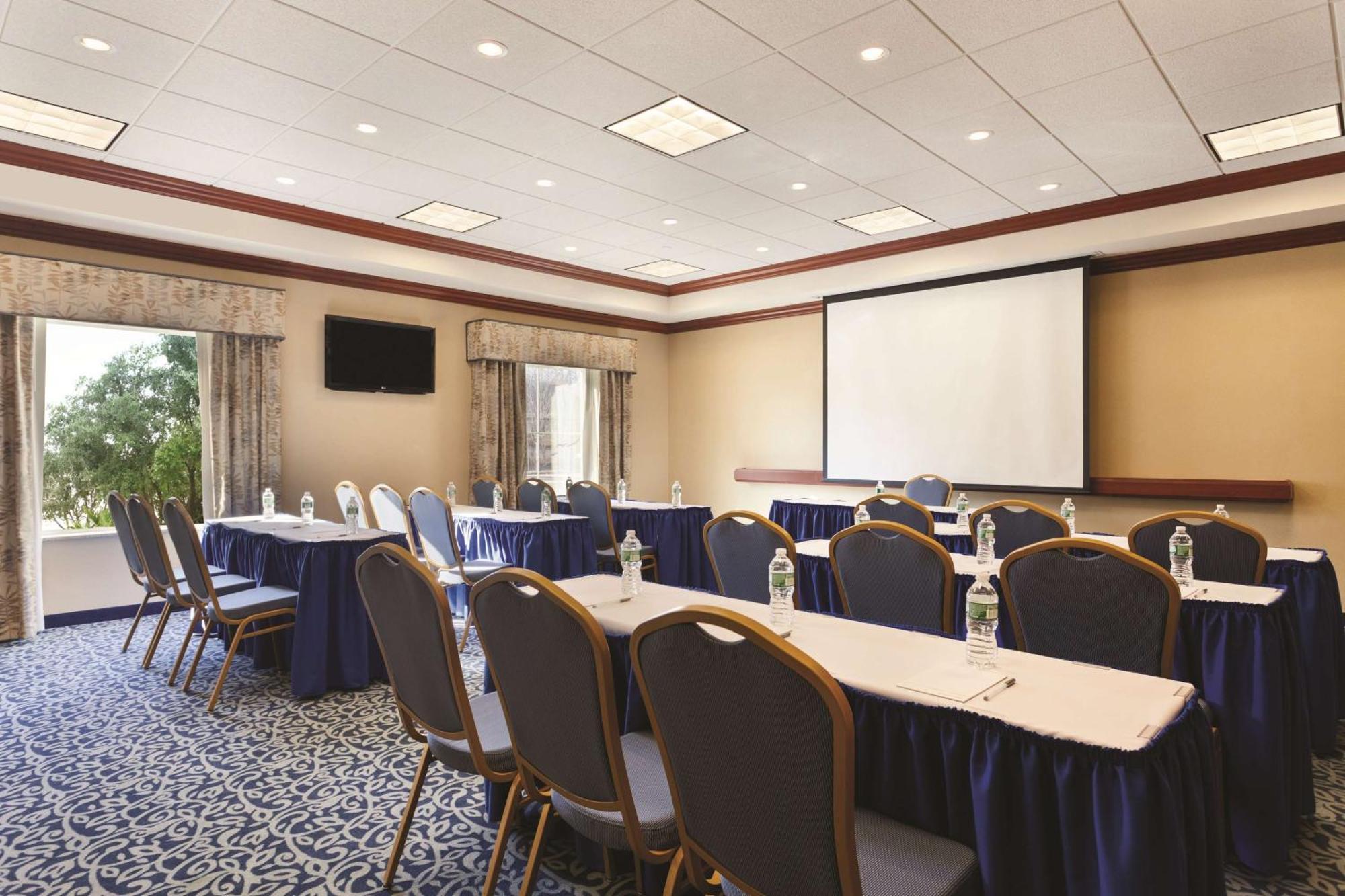 Hampton Inn & Suites Mystic Esterno foto