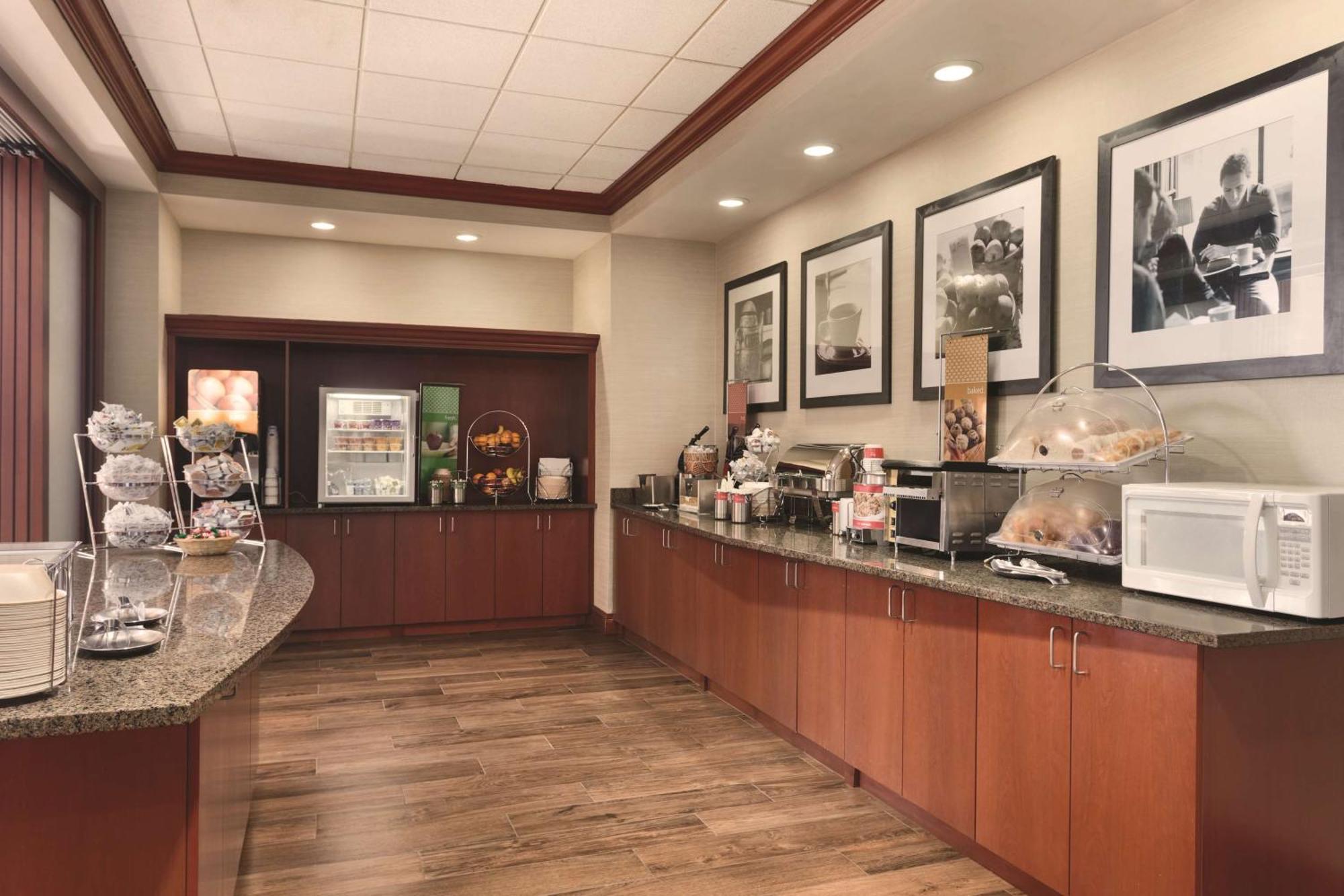 Hampton Inn & Suites Mystic Esterno foto