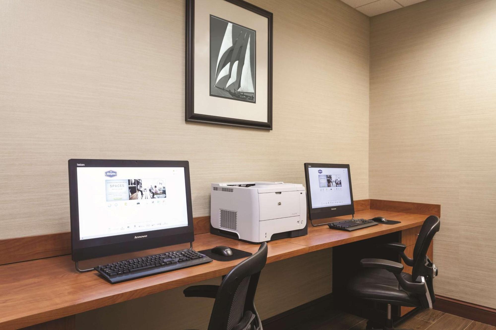 Hampton Inn & Suites Mystic Esterno foto