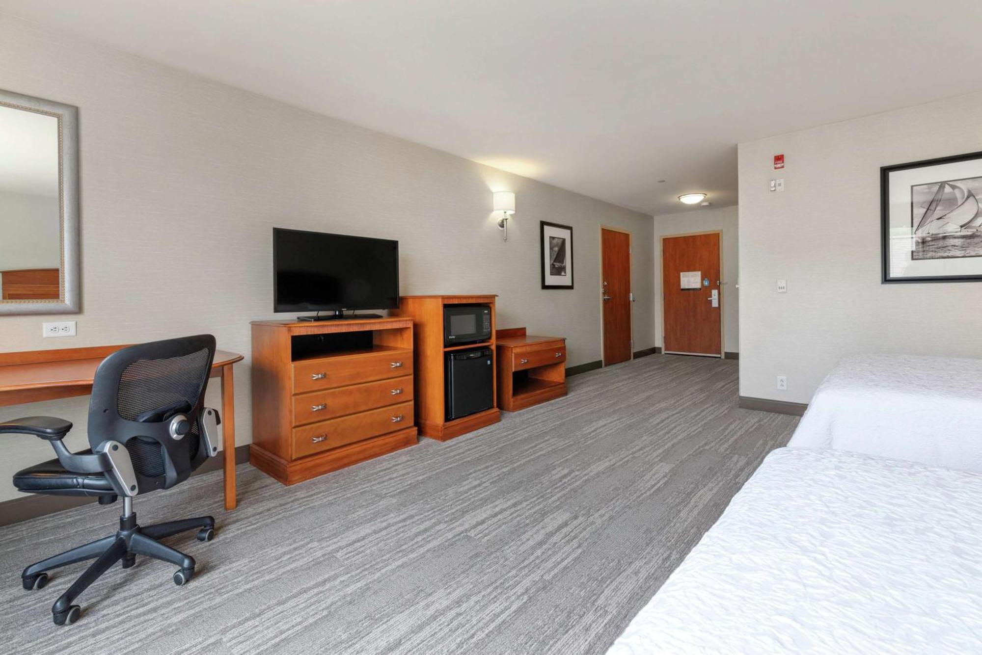 Hampton Inn & Suites Mystic Esterno foto