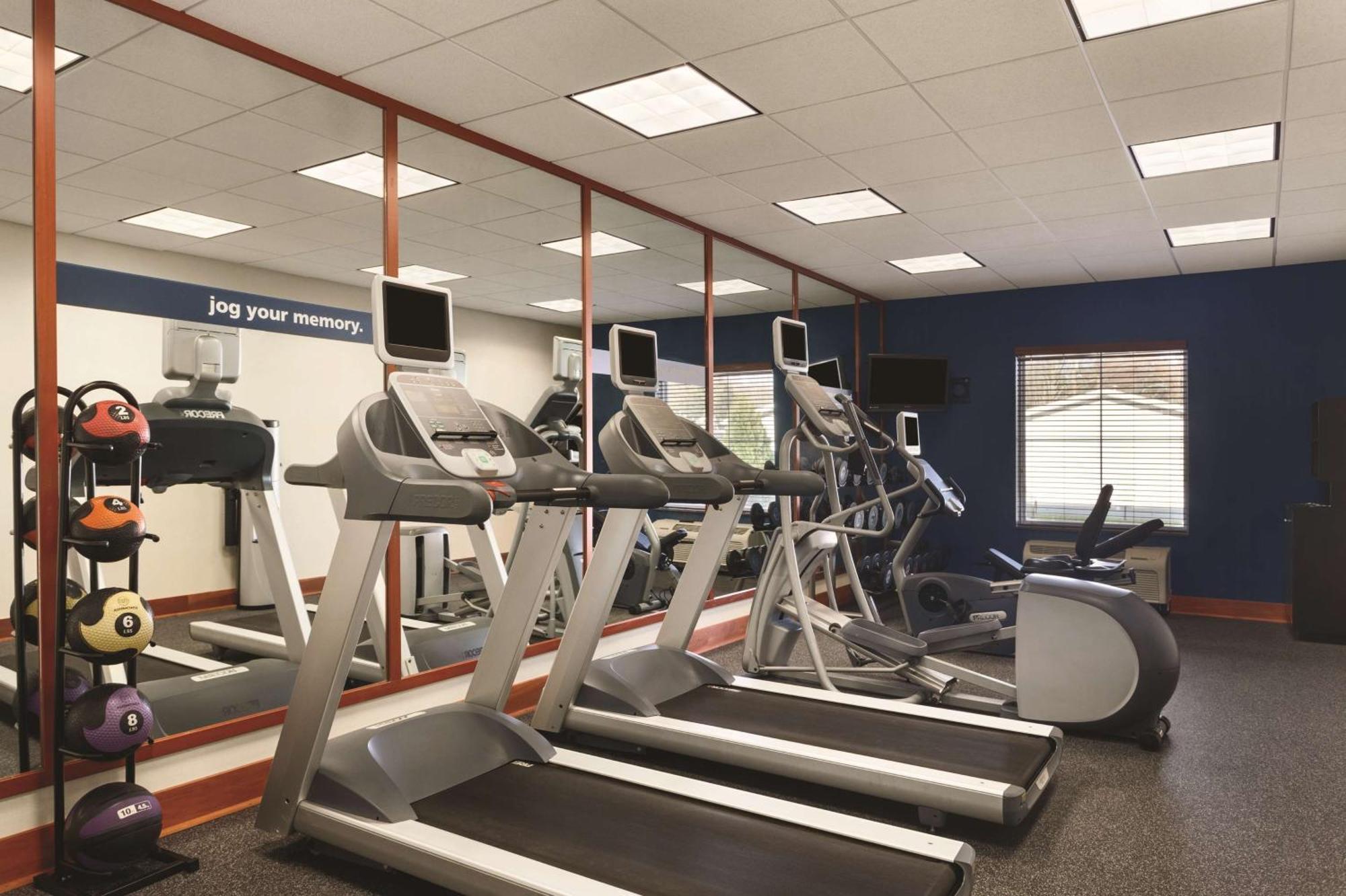 Hampton Inn & Suites Mystic Esterno foto