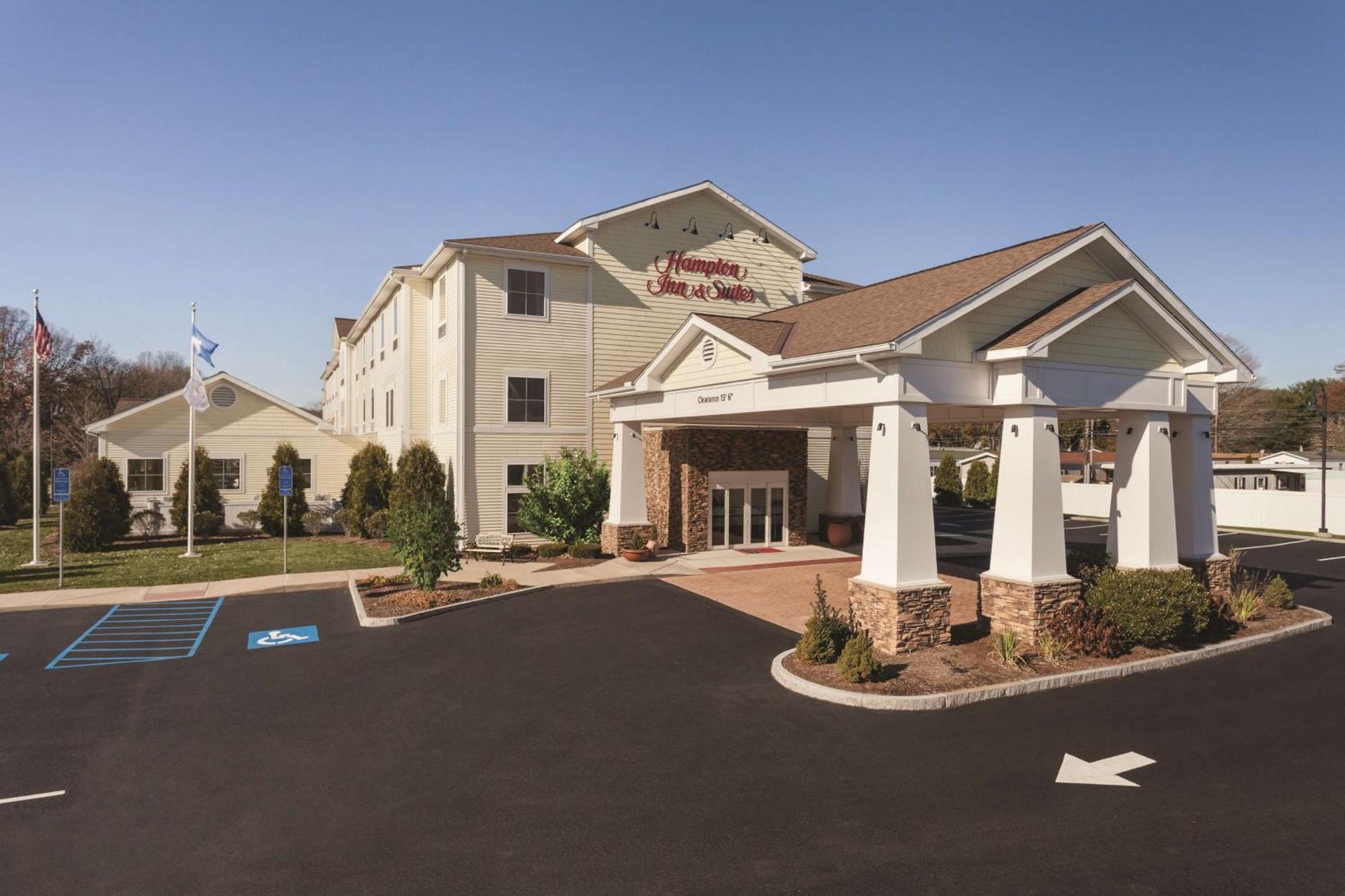 Hampton Inn & Suites Mystic Esterno foto