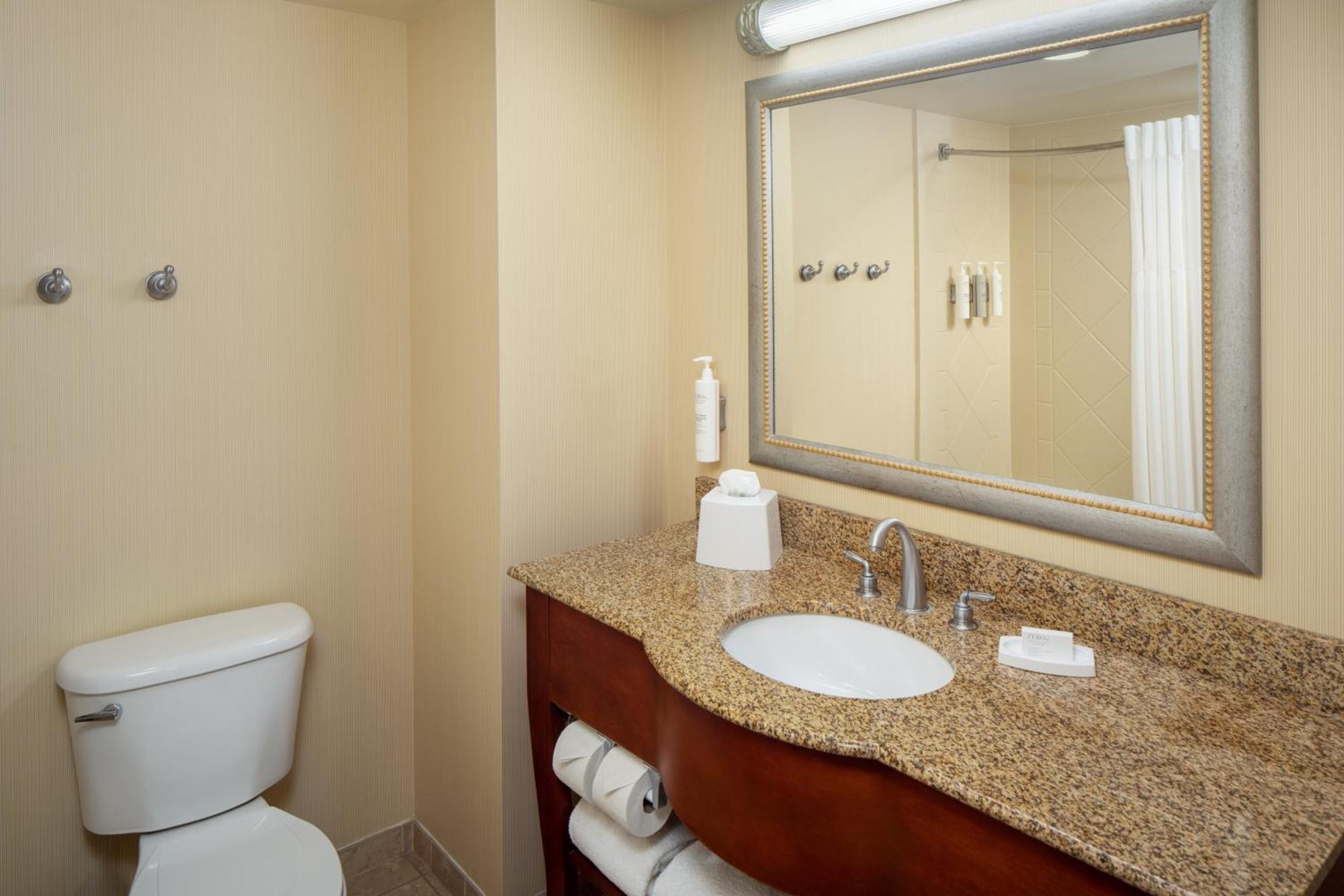 Hampton Inn & Suites Mystic Esterno foto