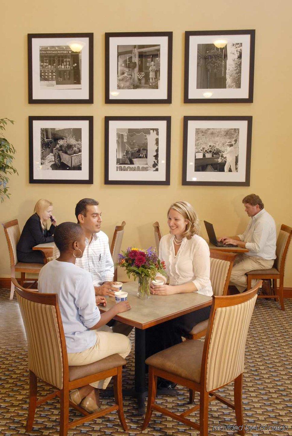 Hampton Inn & Suites Mystic Ristorante foto