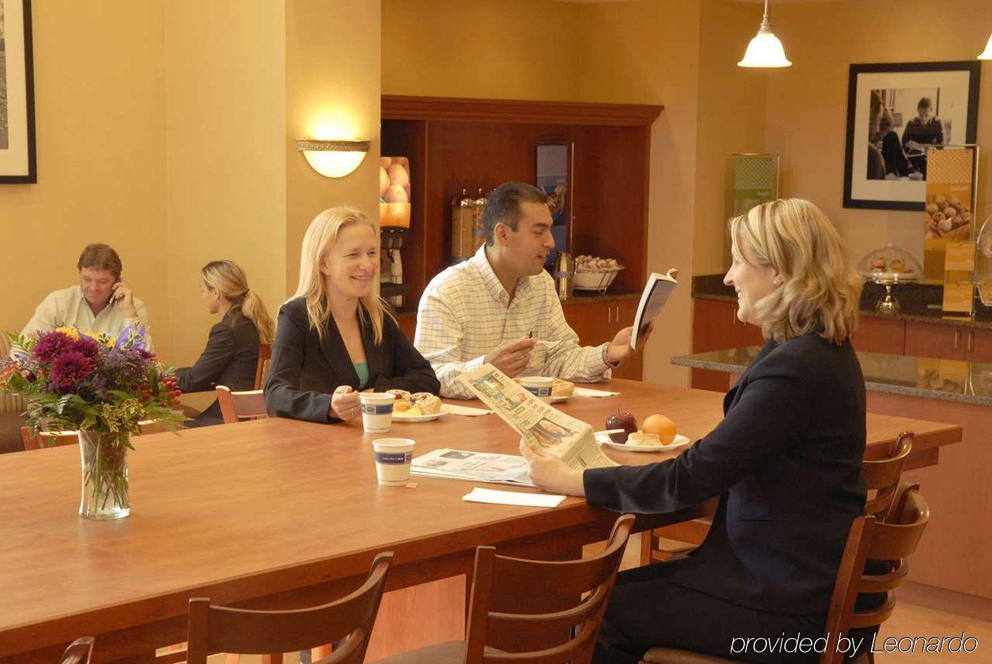 Hampton Inn & Suites Mystic Ristorante foto