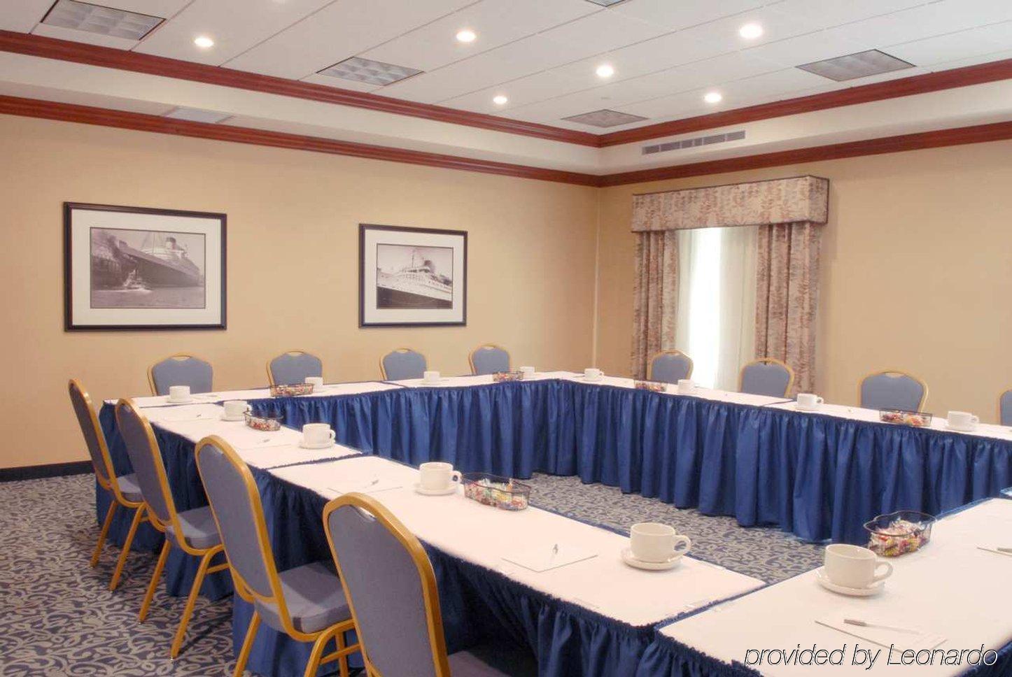 Hampton Inn & Suites Mystic Servizi foto