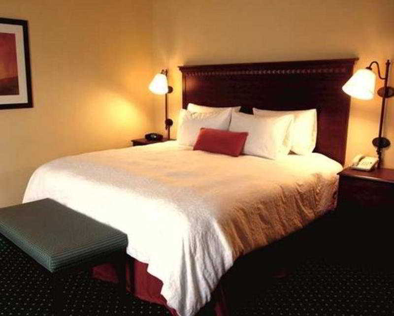 Hampton Inn & Suites Mystic Camera foto