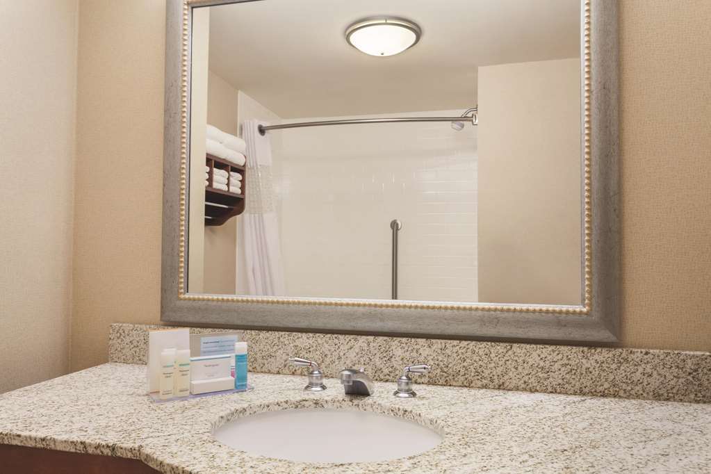 Hampton Inn & Suites Mystic Camera foto